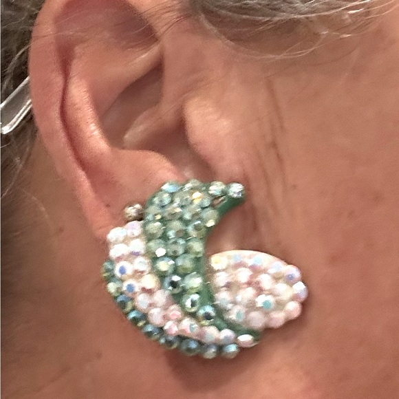 Vintage Bellini clip with sage Green and AB white swirl Swarovski earring new - Picture 4 of 11